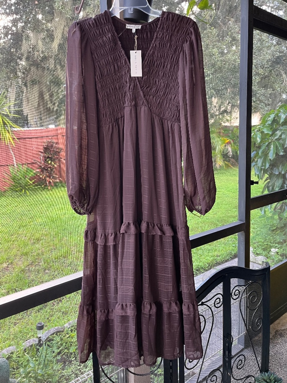 Moon River puff-sleeve smocked-bodice tiered maxi dress in brown sz Large